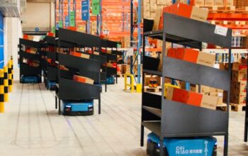 Cainiaos-New-Smart-Warehouse-Powered-by-Robots-IoT