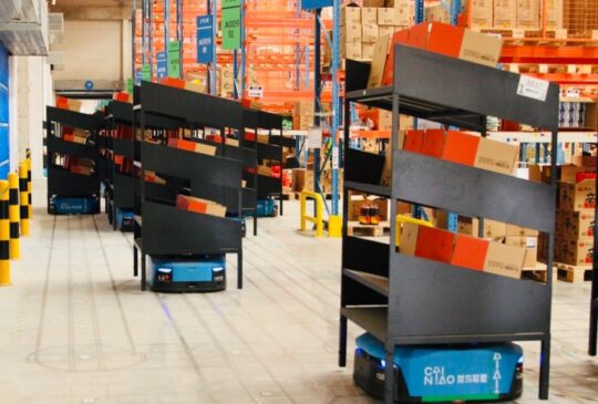 Cainiaos-New-Smart-Warehouse-Powered-by-Robots-IoT